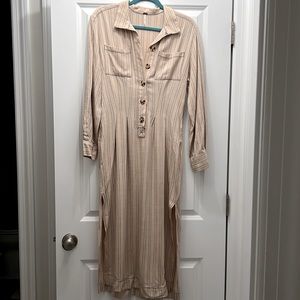 Free People✌🏼🌻 Tan and Blue very thin stripe long sleeve dress.